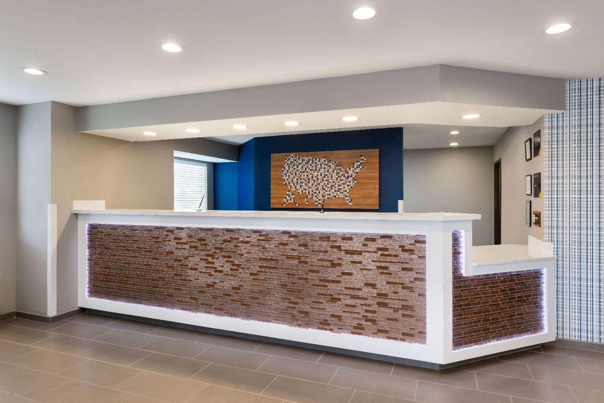 Microtel Inn And Suites Independence Exterior photo